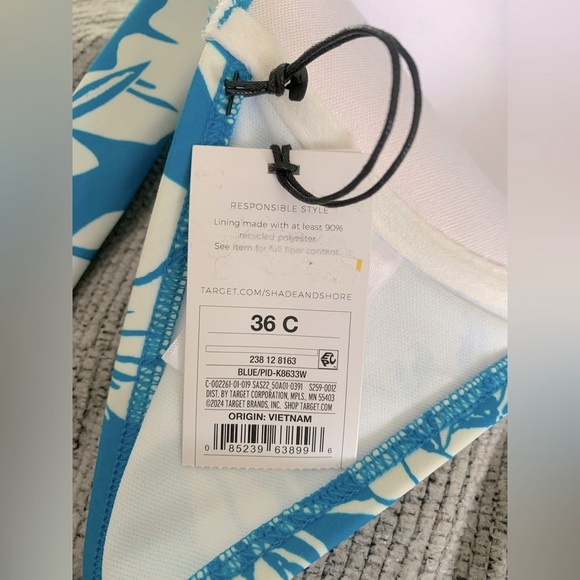 Shade & Shore Floral Bikini Top in Blue and White - Picture 5 of 5